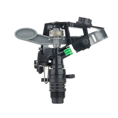 Afbeelding toont grote afstand roterende rockerarm/impact roterende sprinkler voor irrigatie