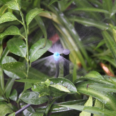 Bewatering van roterende sprinklers voor geatomiseerde irrigatie in de landbouw en bosbouw