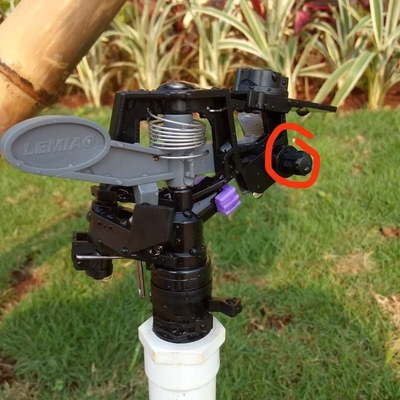 Normale stijl 1/2' impactarm irrigatie sprinkler op statief met controleerbare hoek