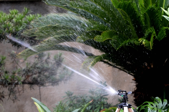 Normale stijl 1/2' impactarm irrigatie sprinkler op statief met controleerbare hoek