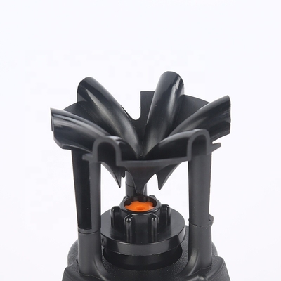 Ingenieurswerk Plastic 360 Swing Wobbling Medium-Range Sprinkler voor boomgaarden en kwekerijen
