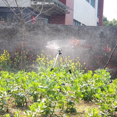 Duurzame vlindersprinkler voor landbouwbewatering in grondoplossing