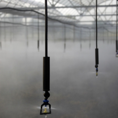 Roterende bosbouw sprinkler met refractieve atomisatie voor landbouw